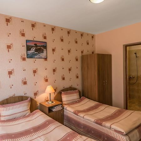 Hotel Bor Івайловград Екстер'єр фото