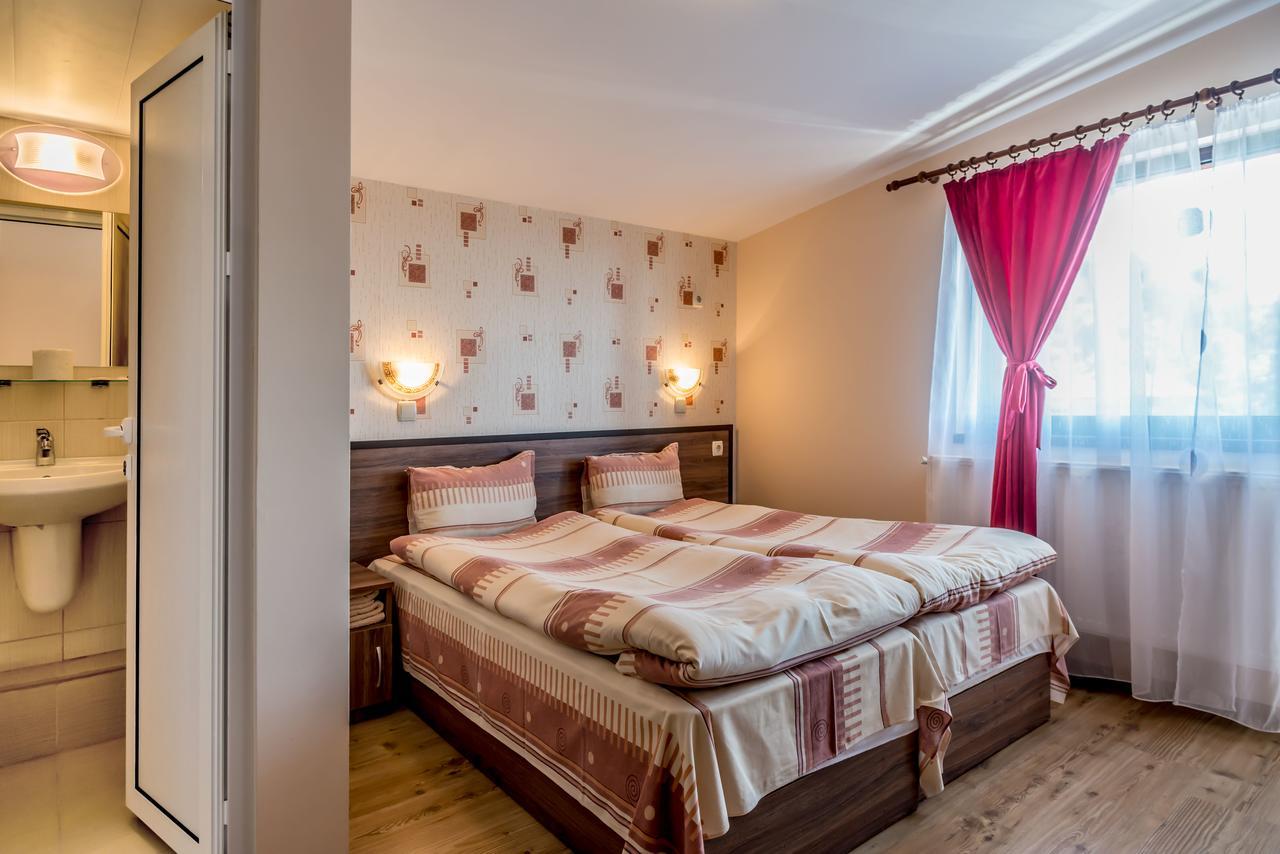 Hotel Bor Івайловград Екстер'єр фото