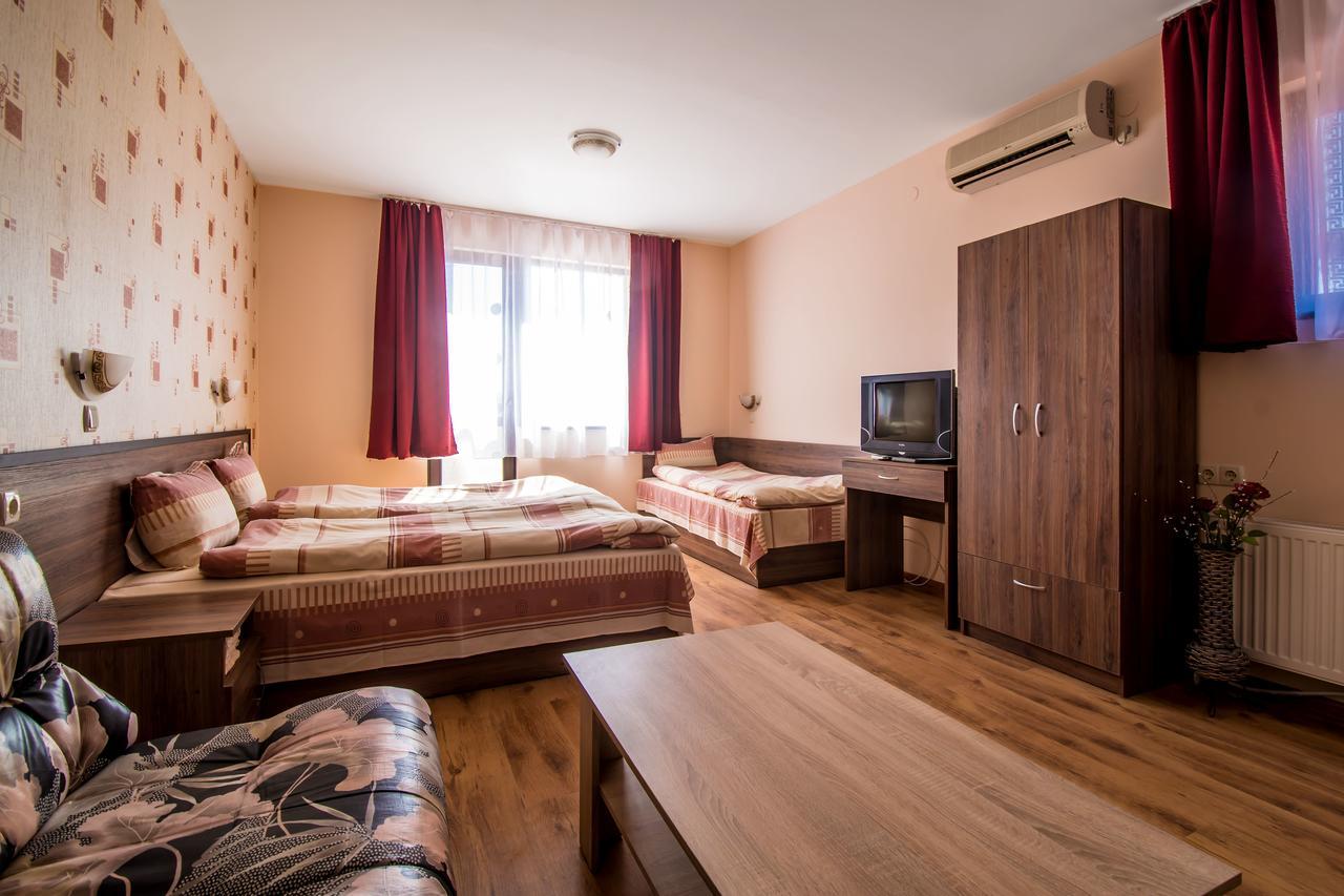 Hotel Bor Івайловград Екстер'єр фото