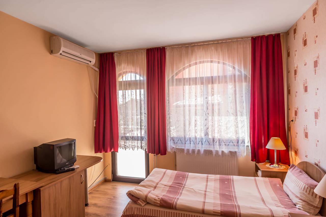 Hotel Bor Івайловград Екстер'єр фото